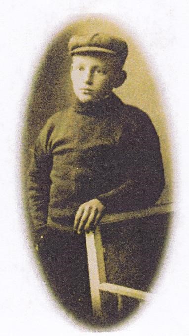 Valdemar som ung gutt, konfirmant rundt 1915.